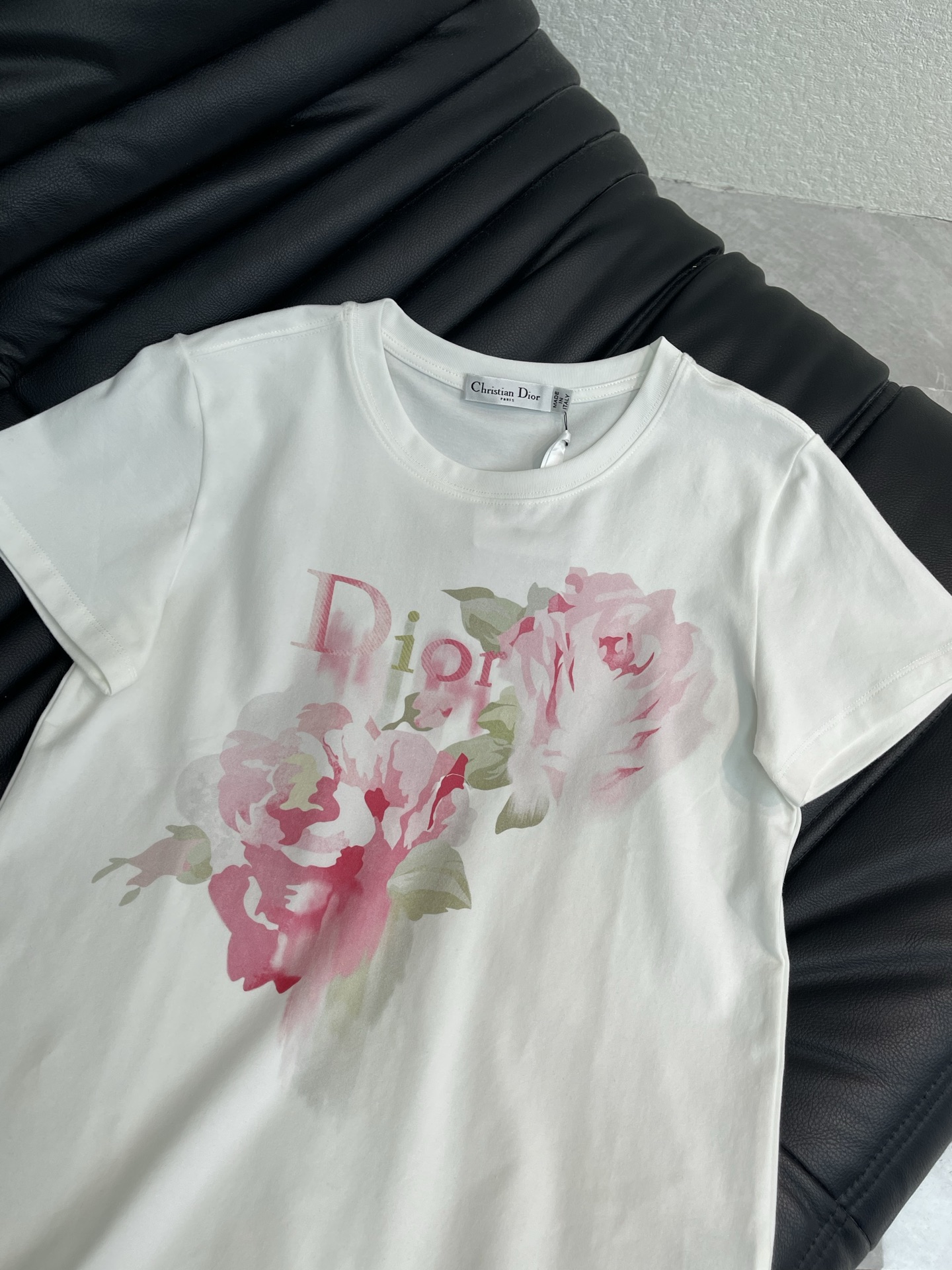 Women's short sleeves